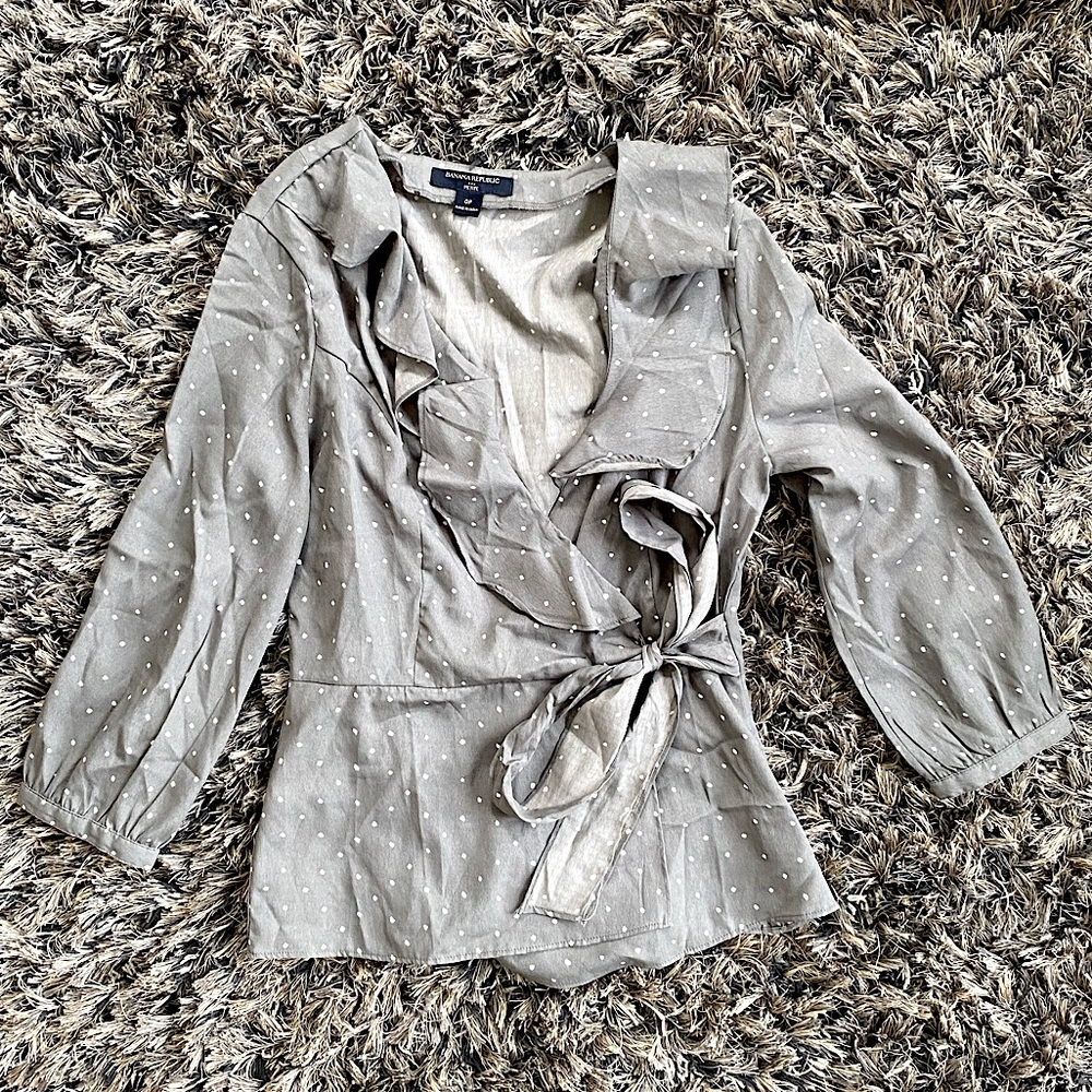 Banana Republic Blouse (SIZE 0p)